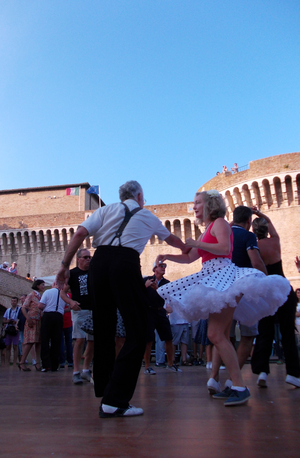 people dancing